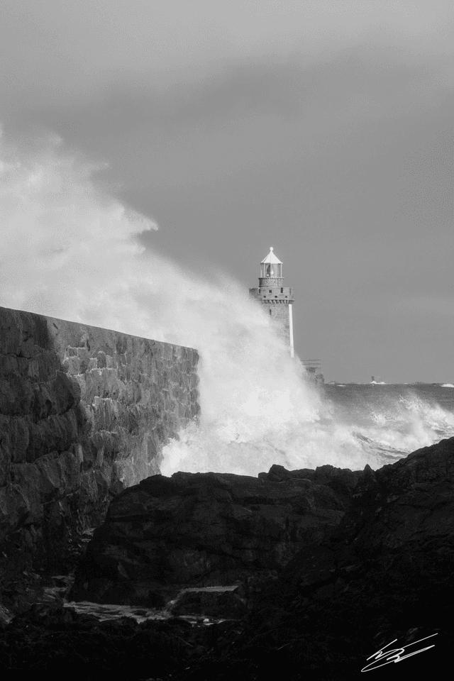 Castle Pier Waves B&amp;W
